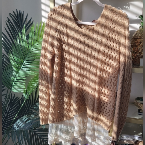Vestique Cable Knit and Lace Tan Fall Sweater in Size Small - Picture 4 of 6